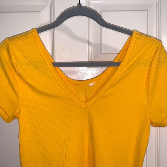 PAC Sun golden yellow short sleeve crop top. Size large - Picture 2 of 4